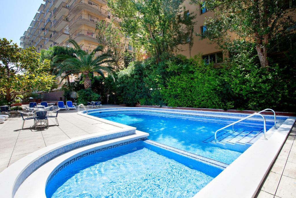 Checkin Hotel 3*